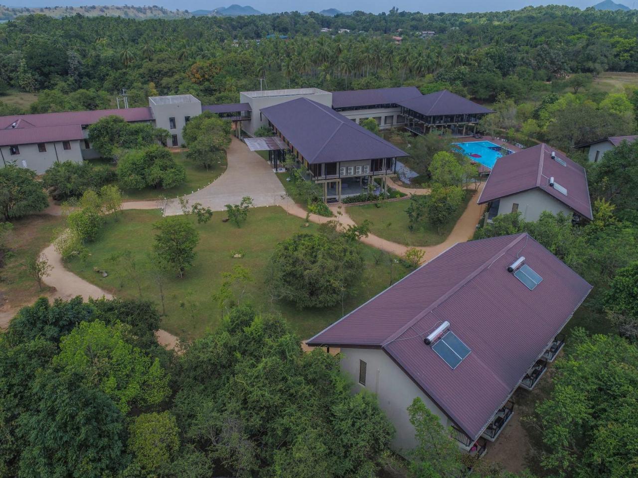 Tropical Life Resort And Spa Dambulla Exterior foto