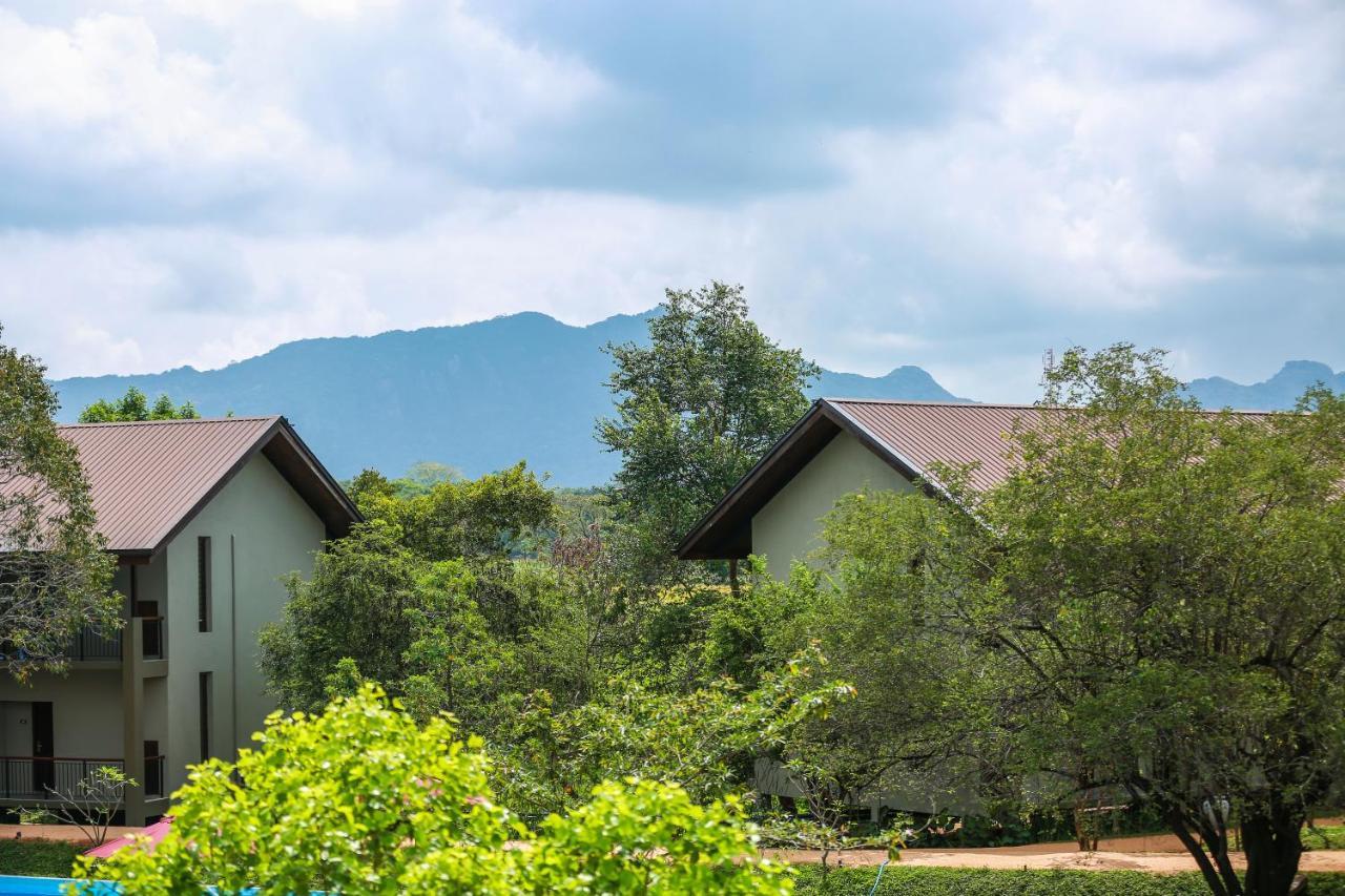 Tropical Life Resort And Spa Dambulla Exterior foto
